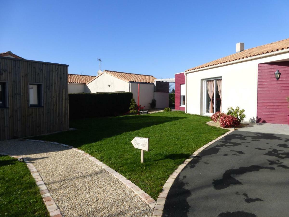 La Cabane Du Bonheur Les Herbiers Exterior photo